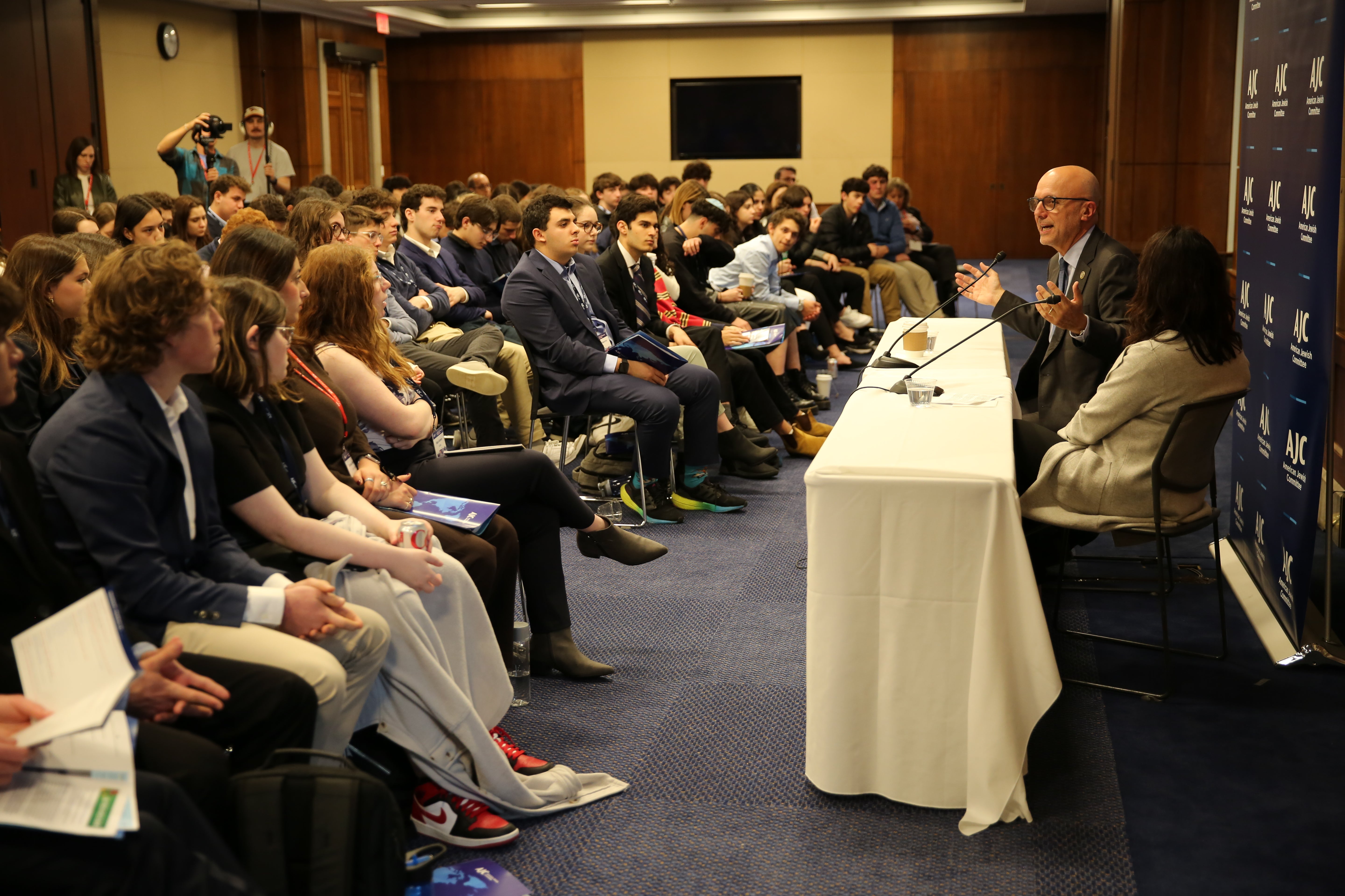 AJC CEO Ted Deutch speaking with LFT students at the 2023 Lewis Family LFT Advocacy Day