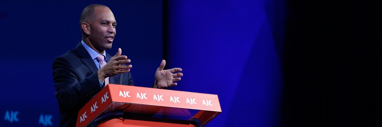 Photo of House Democratic Caucus Chair Hakeem Jeffries addressing AJC Global Forum 2019