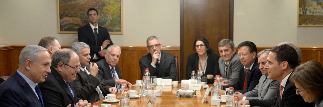 Photo of Brazilian government officials at the table with PM Netanyahu