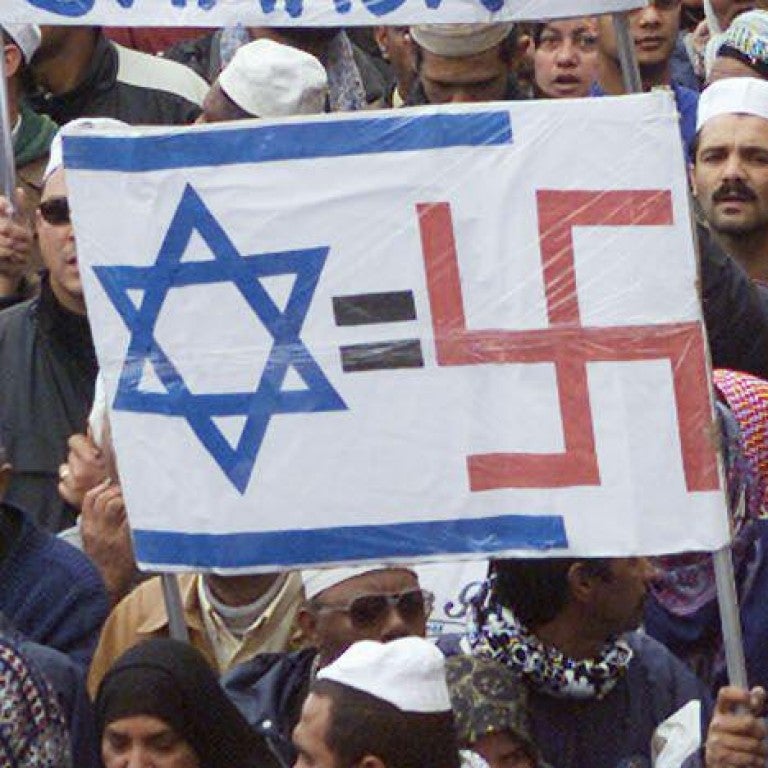 Anti-Israel and antisemitic protestors gather in Durban, South Africa in 2001